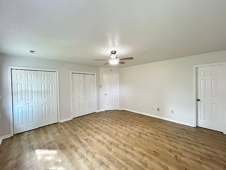 1877 John Brown Ln — Photo 3