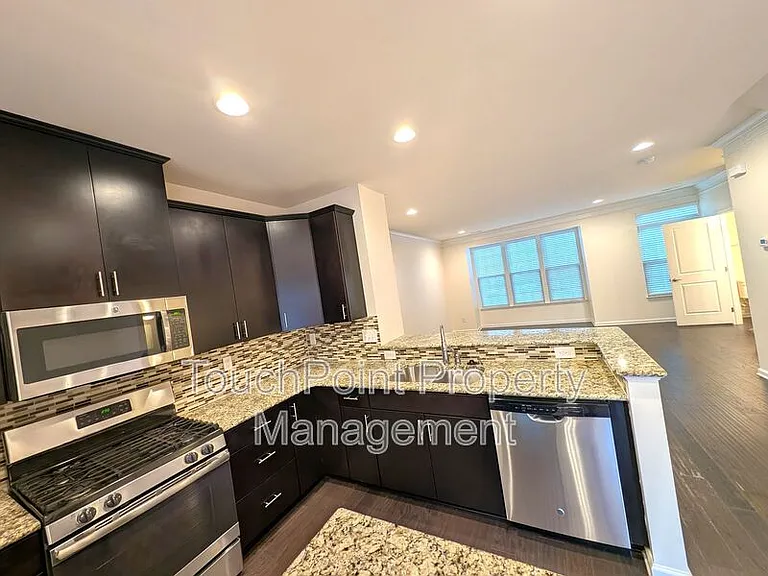 4061 Zilker Park Dr — Photo 3