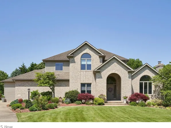 4310 Wickliffe Dr, Barberton, OH 44203