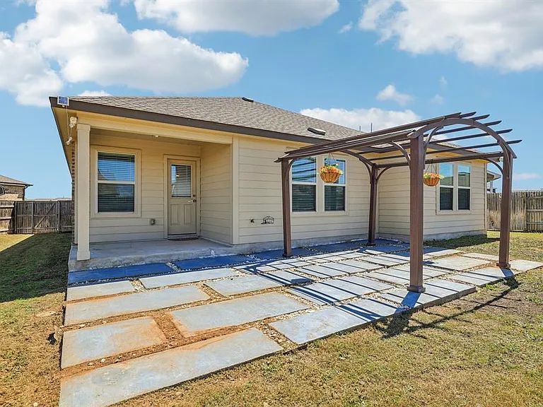 138 George Kimble Cv — Photo 29