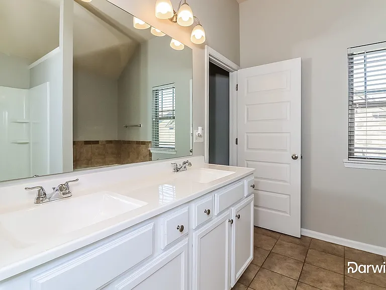1620 Potomac Ct — Photo 13