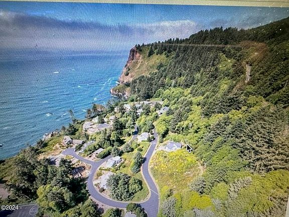 2nd image of 193 Sea Crest Ln