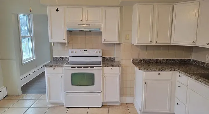 17 N Spring St #1 — Photo 5