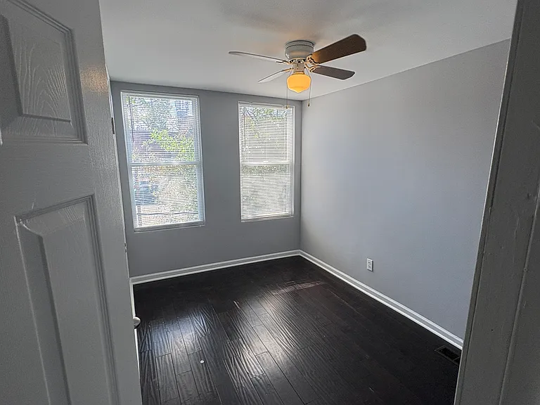 1324 Victoria St — Photo 5