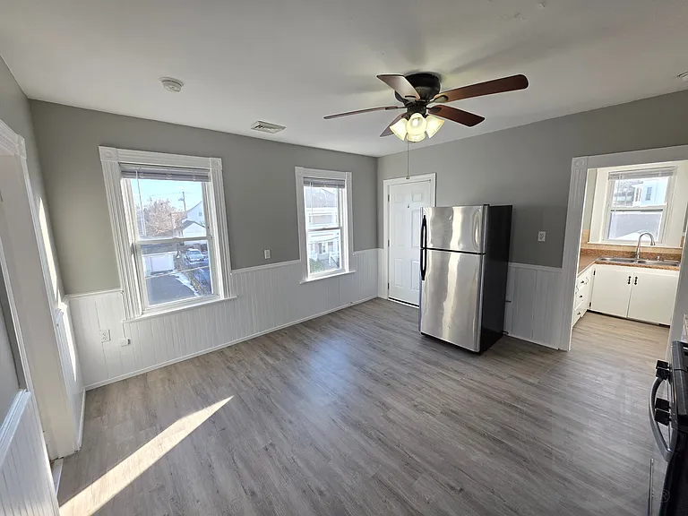 519 Manville Rd — Photo 3