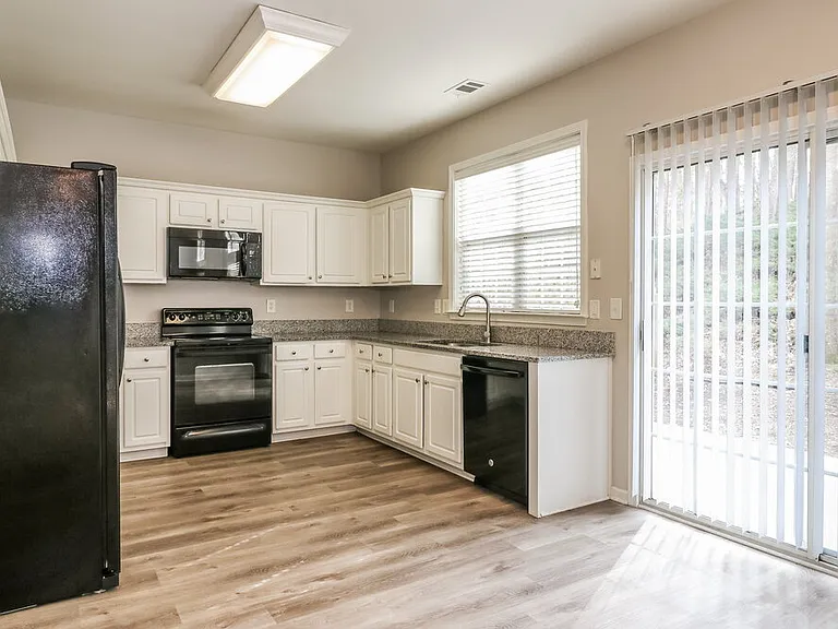 6285 Whirlaway Dr — Photo 8