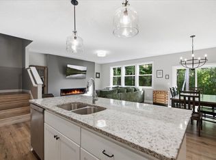 31594 Green Scene Dr, Breezy Point, MN 56472