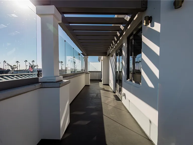 2210 Newport Blvd #302 — Photo 19