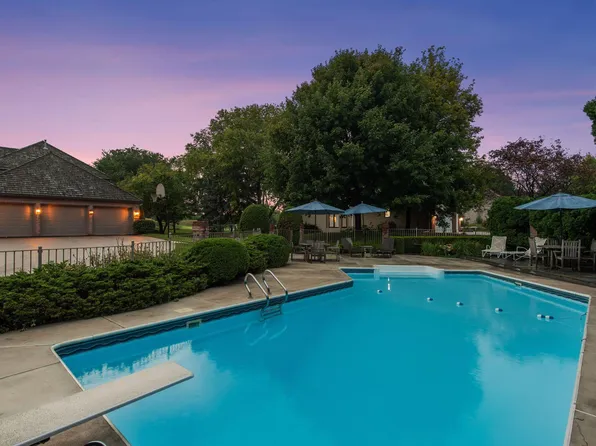 10500 Niblick Ln, Eden Prairie, MN 55347