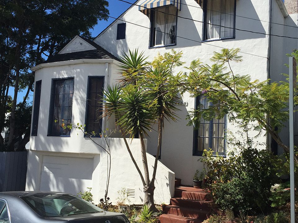 2nd image of 4409 View St