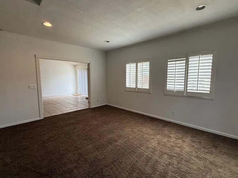 15191 Farmington Ct — Photo 19