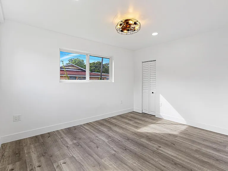 7600 N Miami Ave — Photo 40