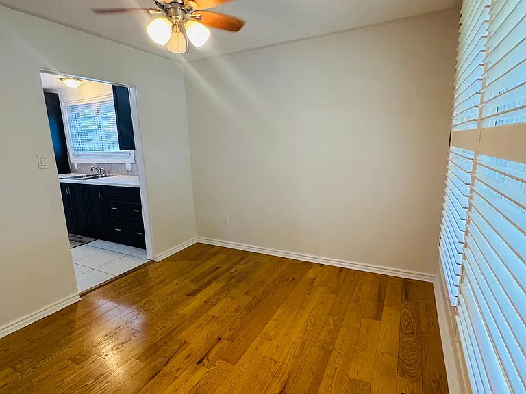 3361 Rexway Dr — Photo 4