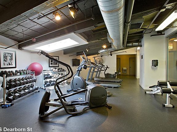 2nd image of 345 S Dearborn St #1611