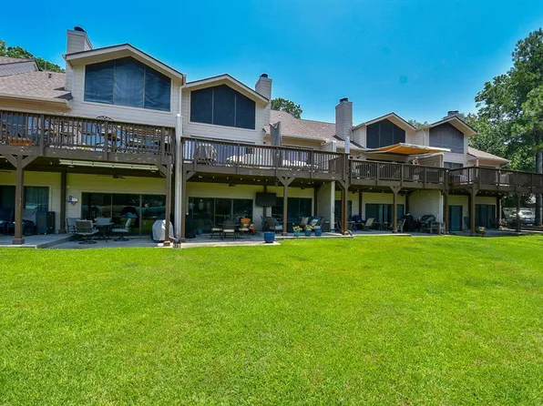 500 River Road #105, Montgomery, TX 77356