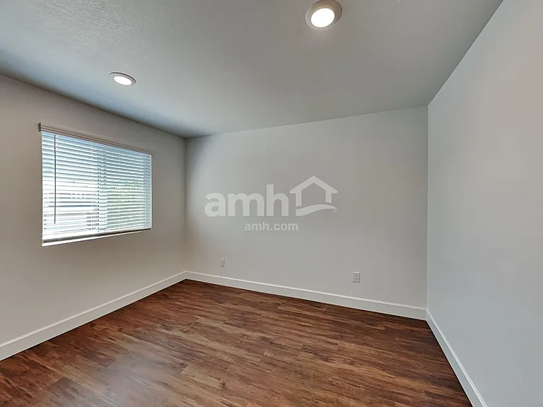 4215 W Saint Charles Ave — Photo 17