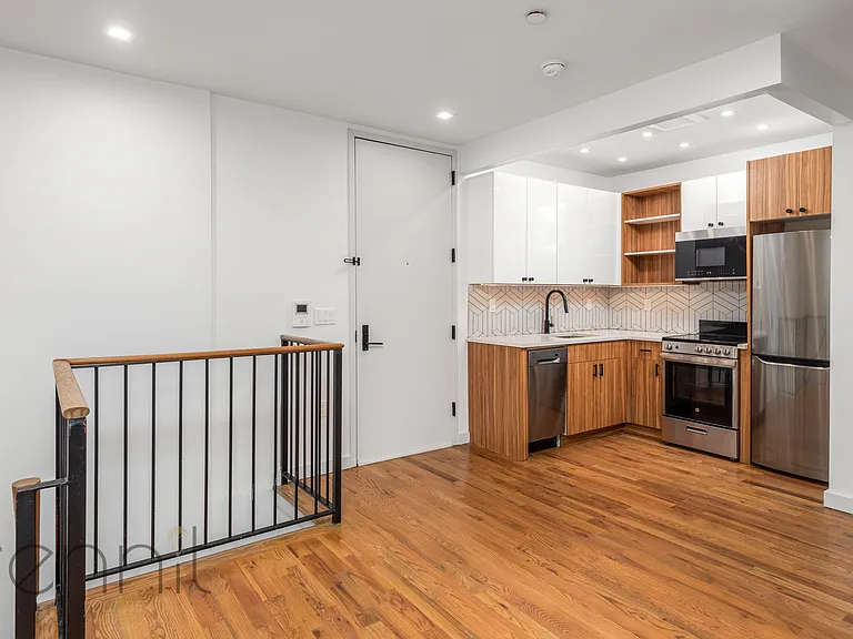 774 Lexington Ave #1A — Photo 3