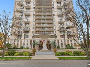 160 Overlook Ave APT 4B, Hackensack, NJ 07601