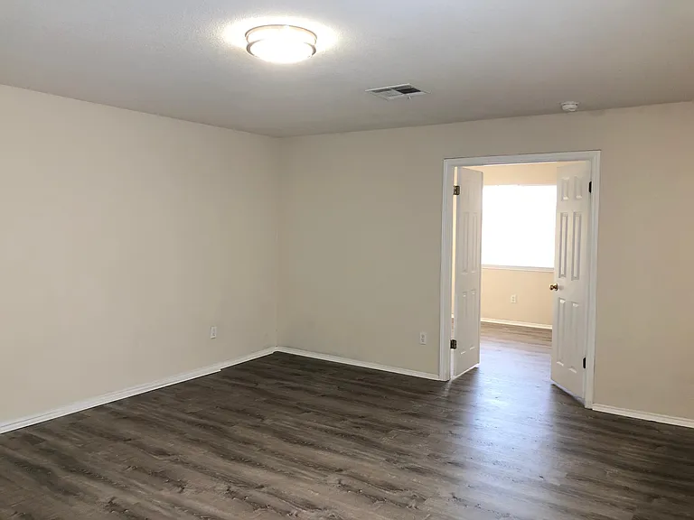 5805 Speyside Dr — Photo 4