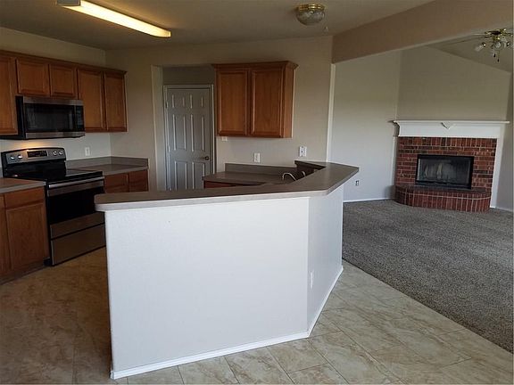 2nd image of 901 Raenae Dr
