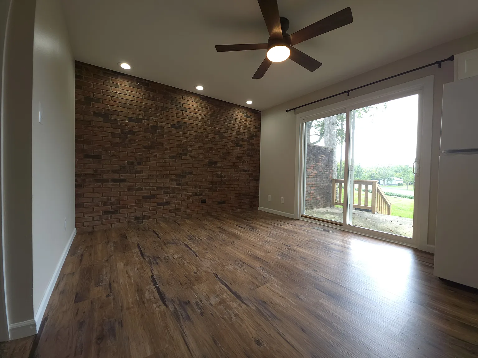 3 bed, 1.5 bath, 1440 sqft, $1,695 — Photo 3