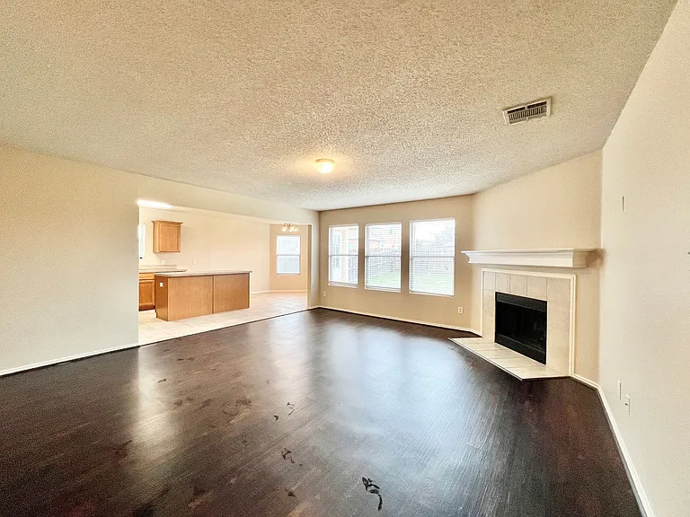 9925 George Washington Dr — Photo 2