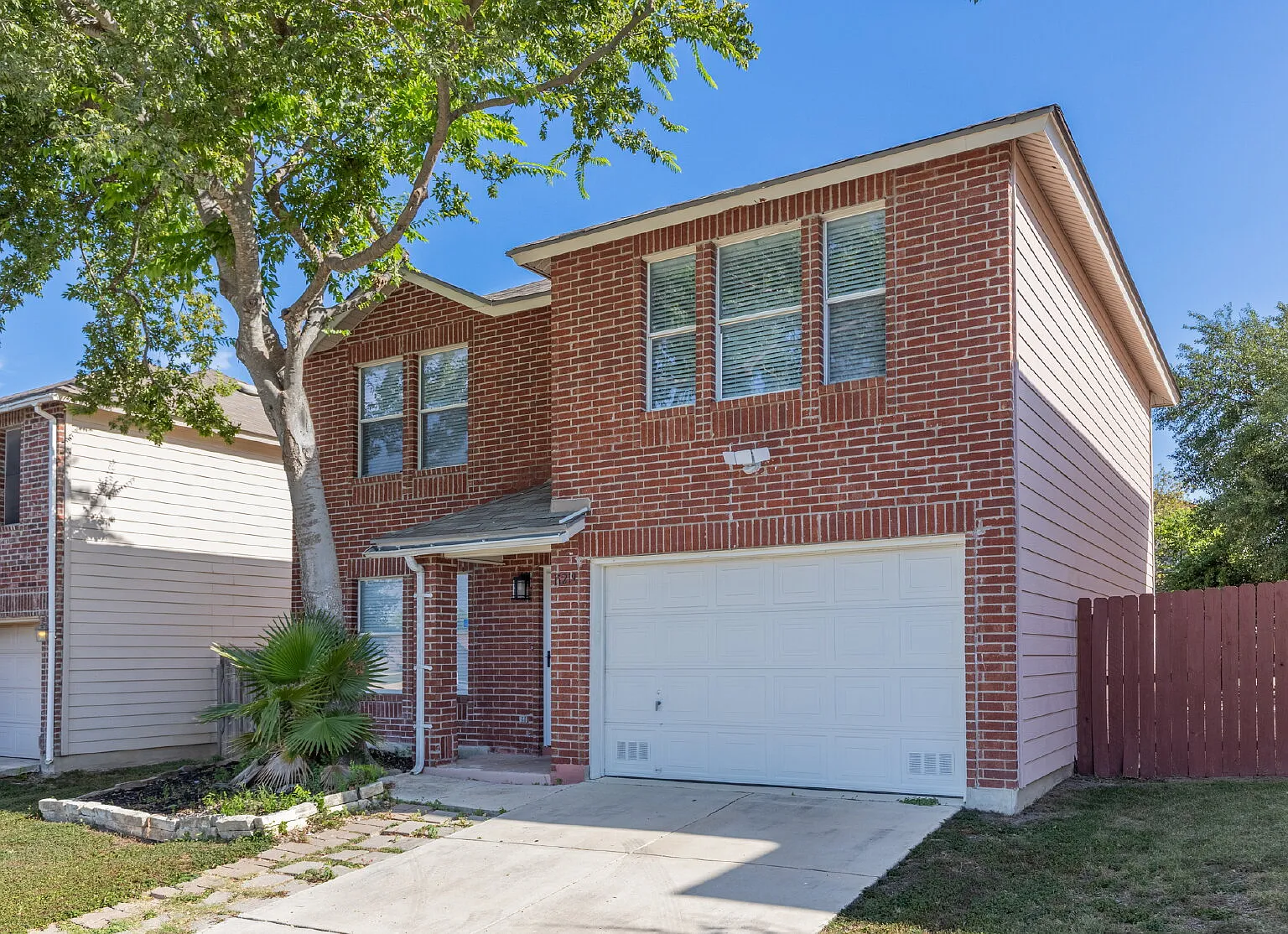 3 bed, 2.5 bath, 1582 sqft, $1,800 — Photo 2