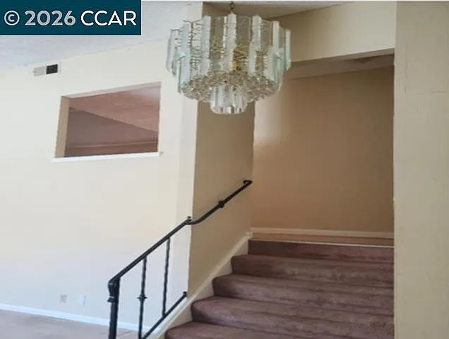 708 Court Ln — Photo 3