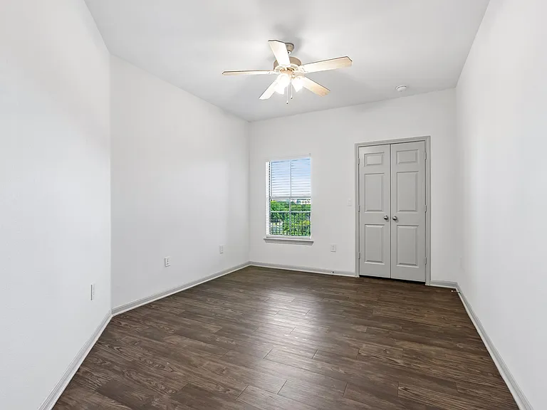 401 Teravista — Photo 18