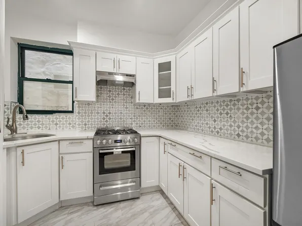 786 Ninth Avenue 2R image 1 of 8