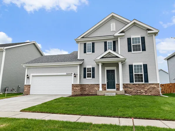 32009 Savannah Dr, McHenry, IL 60051