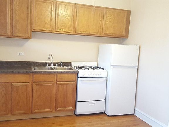 4th image of 901 Highland Ave APT 3