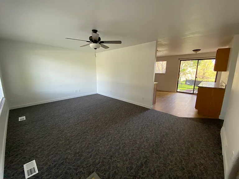 74 E Valley View Dr — Photo 2