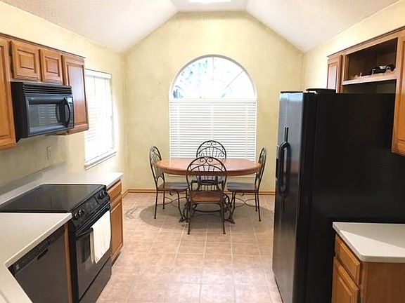 5th image of 2325 Lacewood Dr