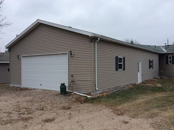 3rd image of 22327 Peterson Cir