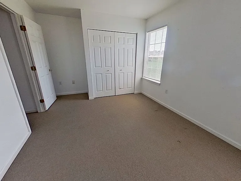 2858 Woodmont Dr — Photo 8