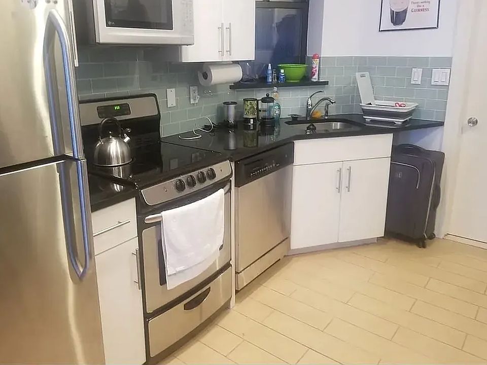 2nd image of 174 Delancey St APT 6F