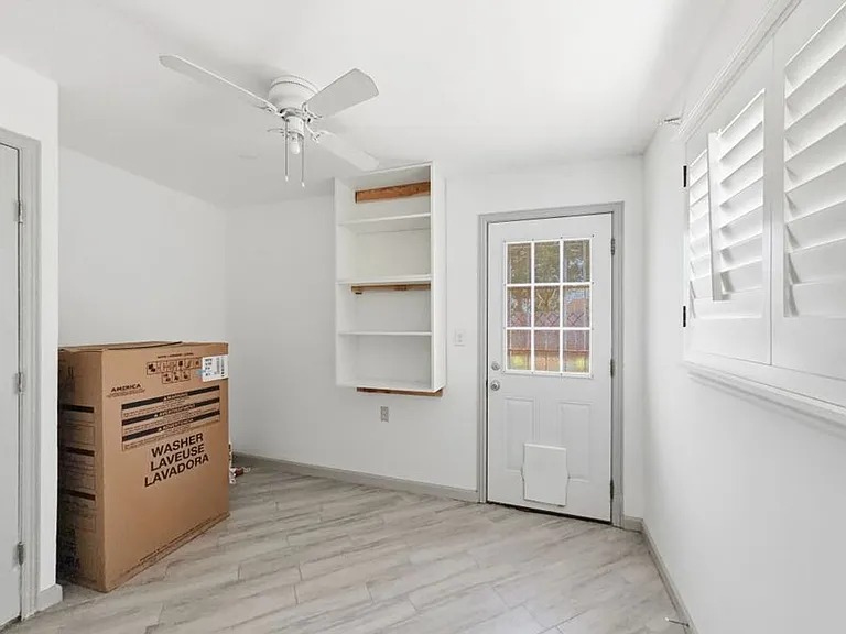 372 Cooley Ave — Photo 9