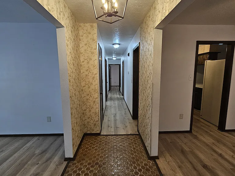 7318 NW Andrews Ave — Photo 2