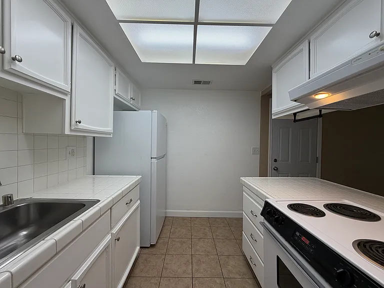6906 Trovita Way #6906 — Photo 11