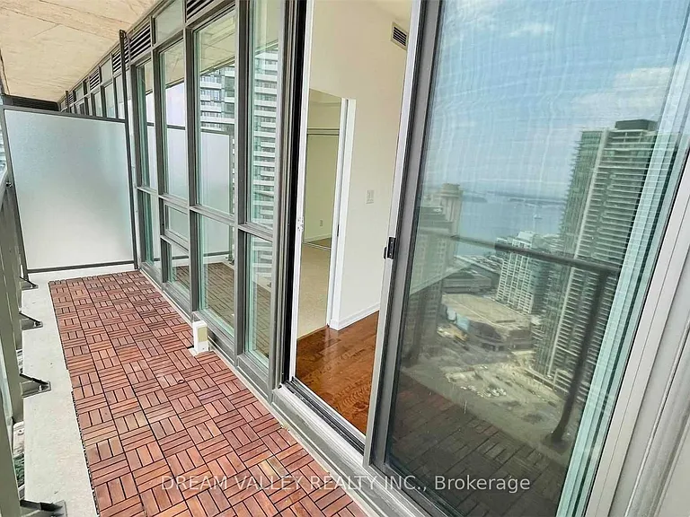 65 Bremner Blvd #3908 — Photo 7