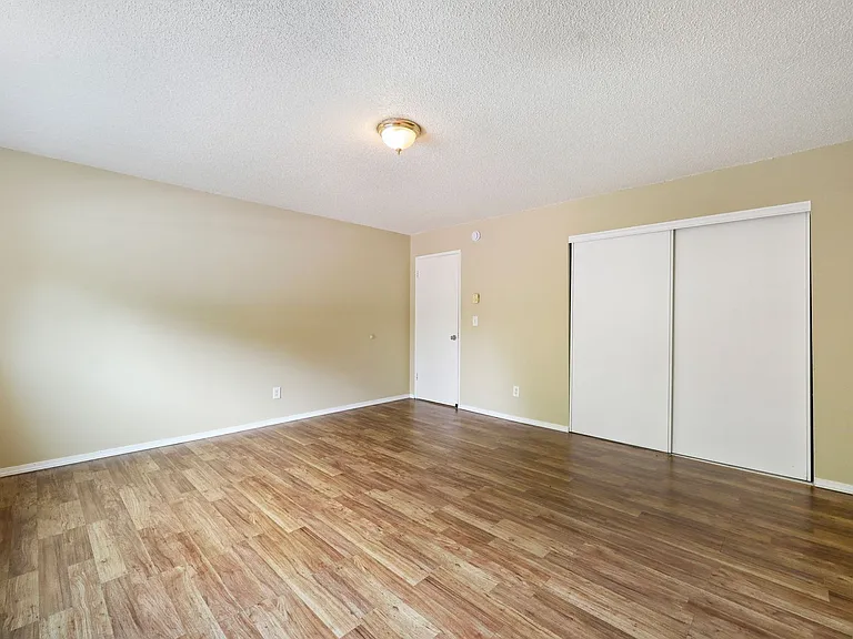 Sandy Terrace Apartments — Photo 6