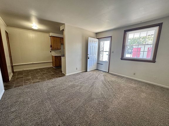 5th image of 206 Walnut St APT 3