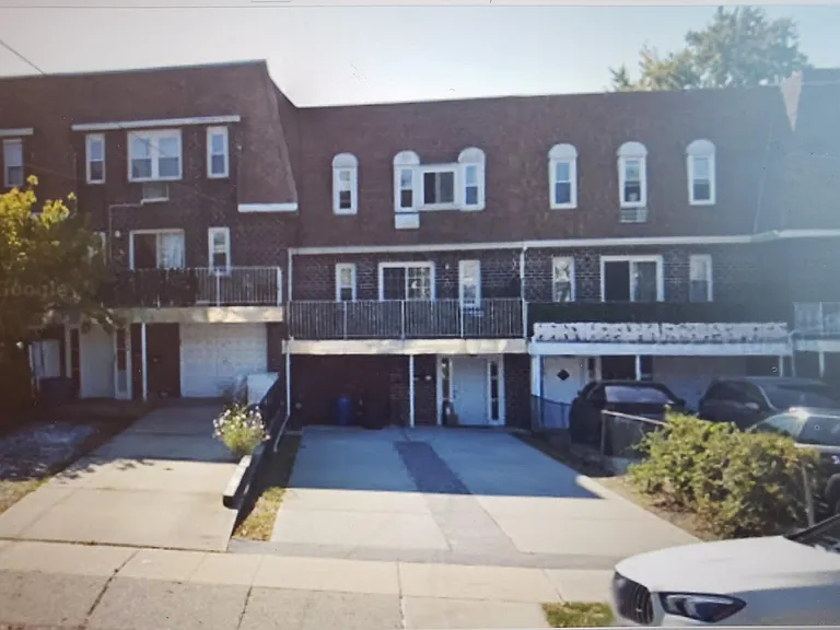 41XX Little Neck Pkwy #2 — Photo 2
