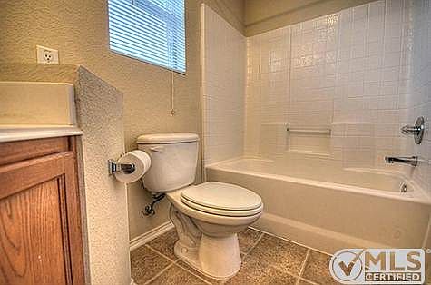 3rd image of 2631 Blackstone Dr