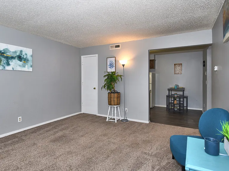 Berwick Apartments — Photo 16