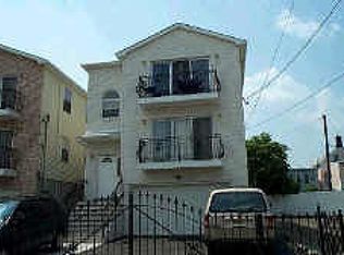 176 Ridge St, Newark, NJ 07104