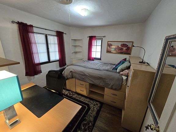 2nd image of 10740 Kling St #2