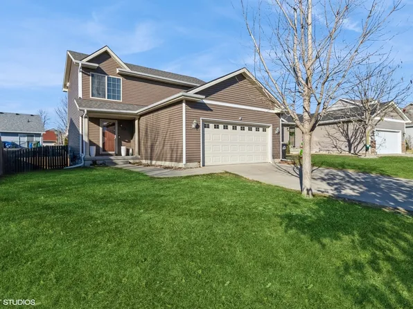 2538 River Meadows Dr, Des Moines, IA 50320