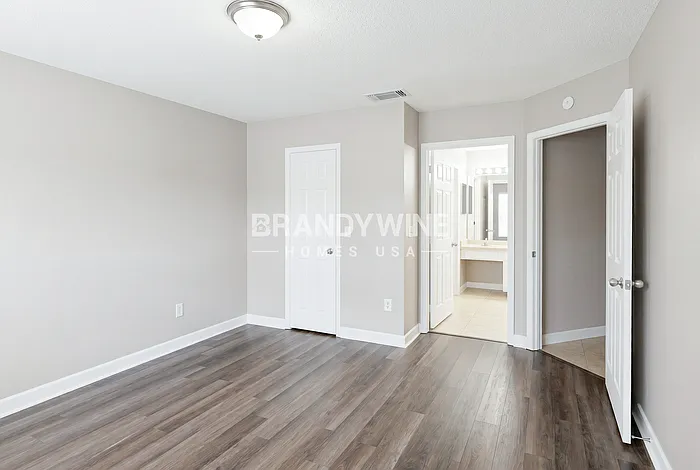 542 Queensbridge Dr — Photo 11